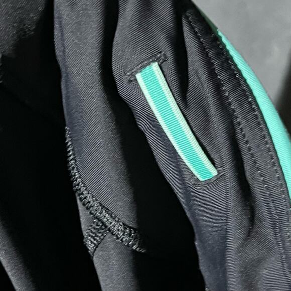 Lululemon Black Yoga Leggings with Turquoise/Coral Striped Waistband - Size 4 - Picture 9 of 16